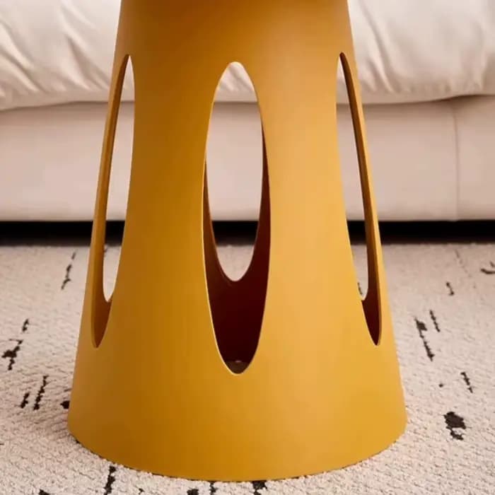 Tables basses rondes en plastique