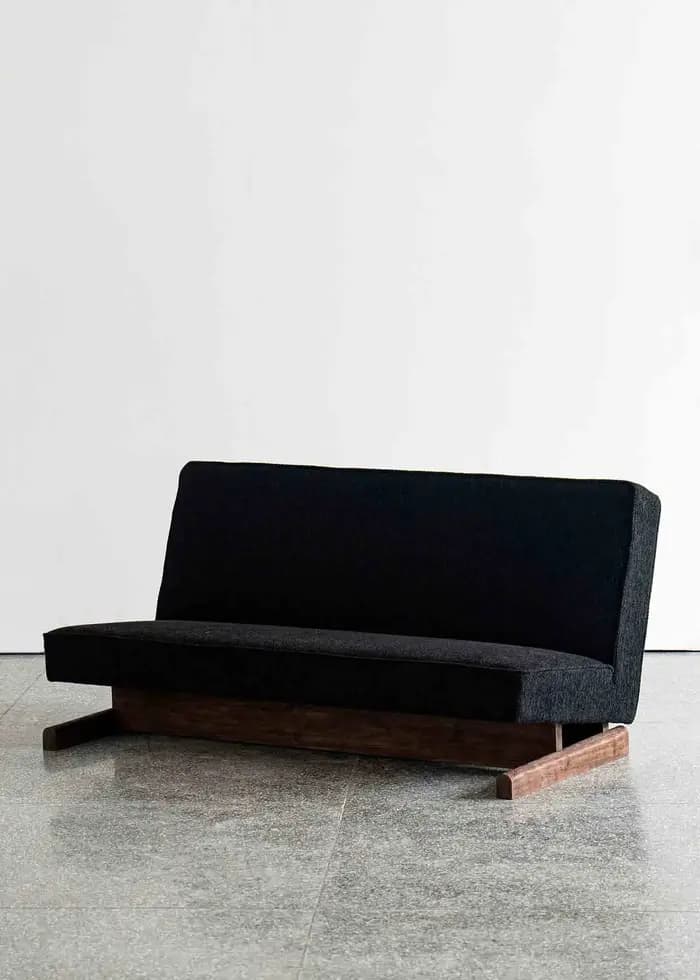 Fauteuil lounge vintage en bois massif