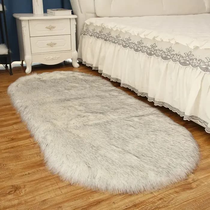 Tapis de fourrure ovale