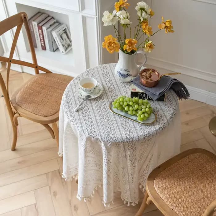 Nappe de Table à pampilles au Crochet de jardin français